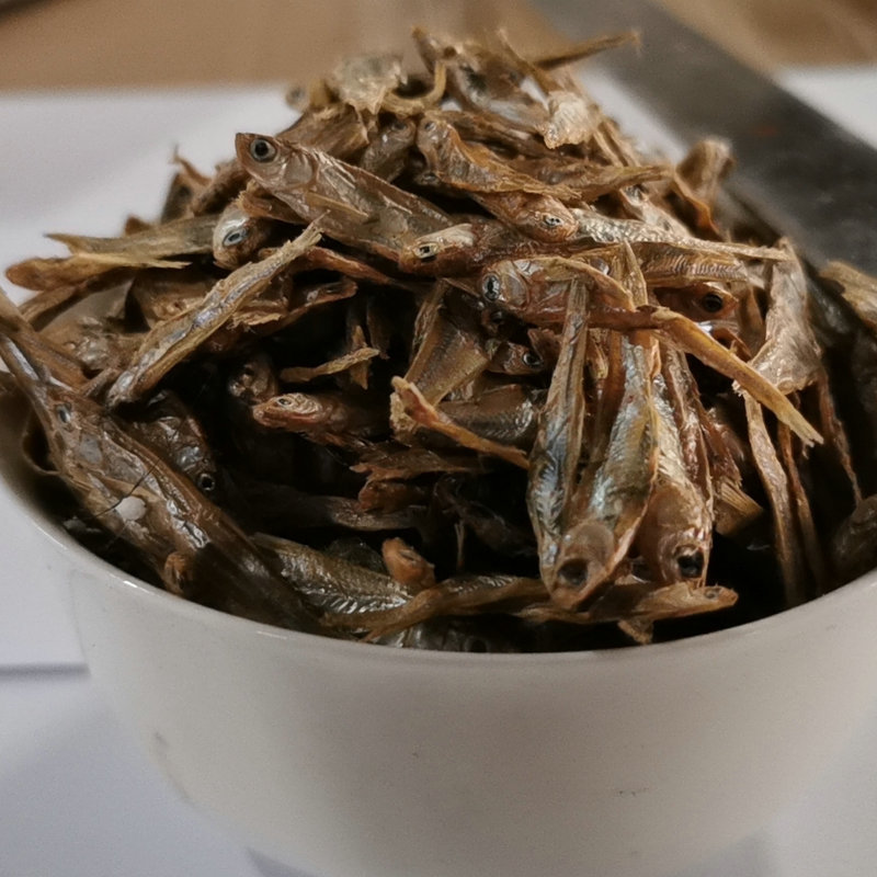 鱼干饲料现货批发 散装动物饲料鱼干 自然晒干小杂鱼小鱼干饲料级
