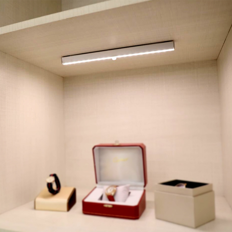 源头工厂20led人体感应灯磁吸免布线usb充电人体感应橱柜衣柜灯