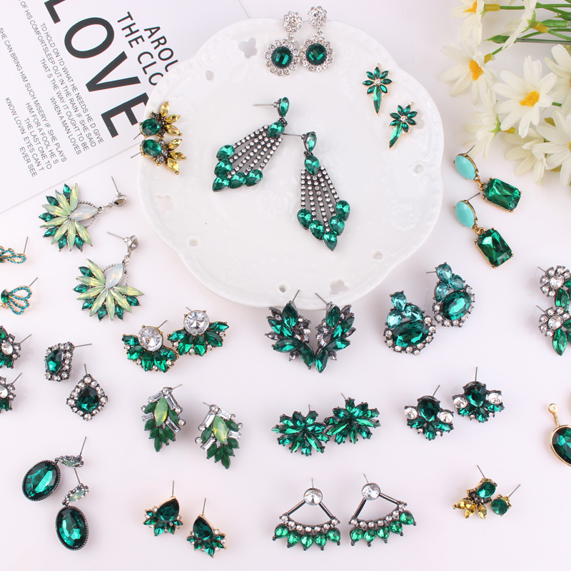 7g Weight Rhinestones Inlay Material Drop Earrings Classification 1 Pair Quantity Daily Occasion Alloy Material Geometric Pattern Women'S Gender Plating Design Retro Style 1 Pair Retro Geometric Alloy Plating Rhinestones Women's Drop Earrings 2
