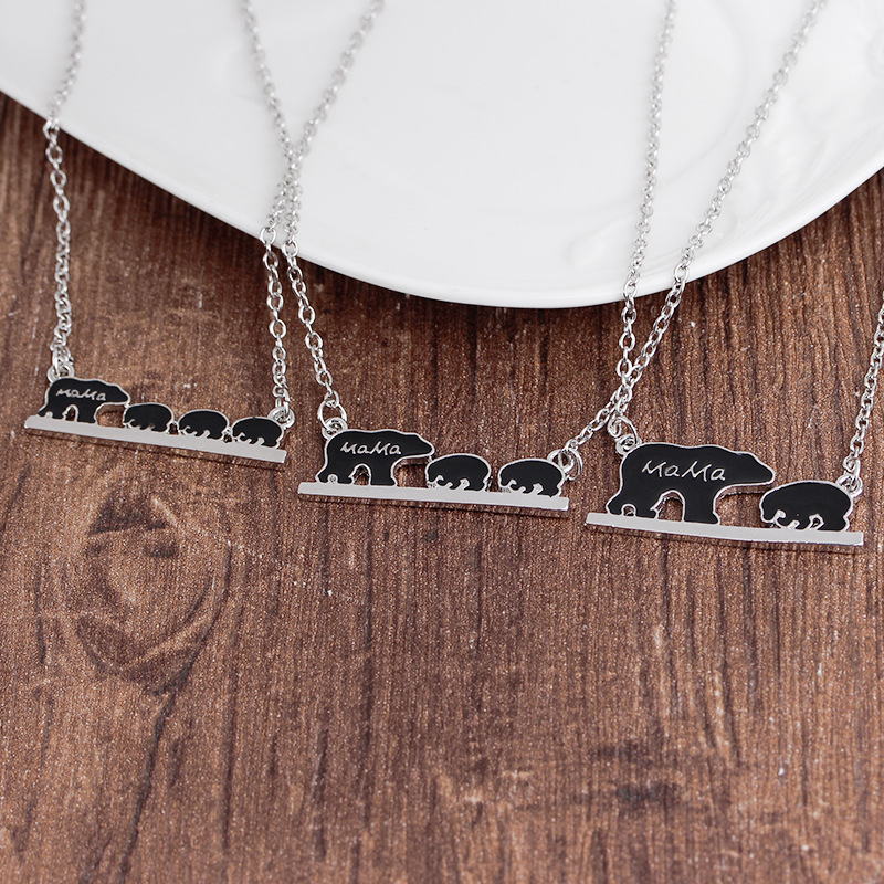 Drop Oil Alphabet Necklace Mama Bear Cute Little Bear Pendant Necklace Clavicle Chain Wholesale Nihaojewelry display picture 11