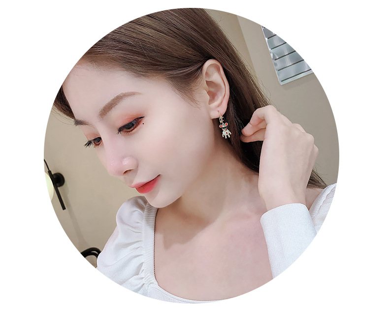 Année De La Rat Nouvelle Année Personnalisé Yeux Souris Boucles D'oreilles Mode Tous-match Micro Strass Mignon Zodiaque Rat En Ligne Influenceur Boucles D'oreilles display picture 1