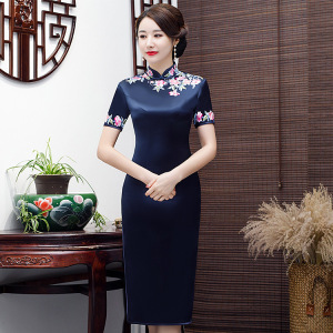 Traditional Chinese Dress Qipao Dresses for Women Embroidered long cheongsam banquet wedding banquet large size cheongsam dress dress season