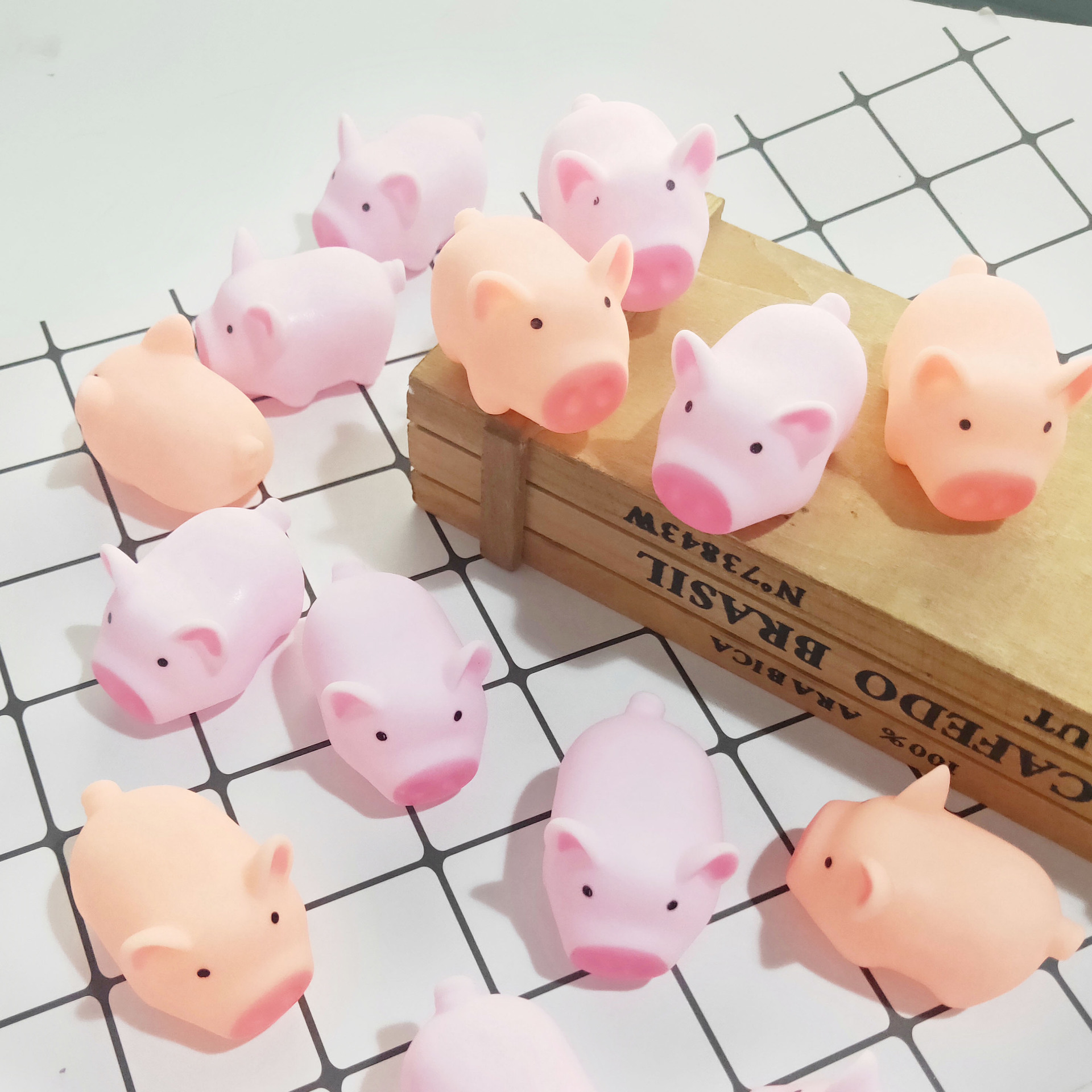 Dessin Animé Mignon Jouet D&#39;évent De Cochon Rose En Gros Nihaojewelry display picture 4