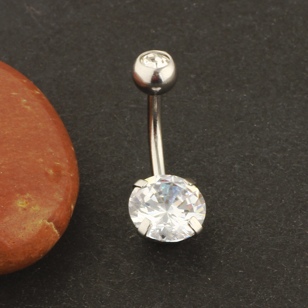 16G labret stud size and finish detail