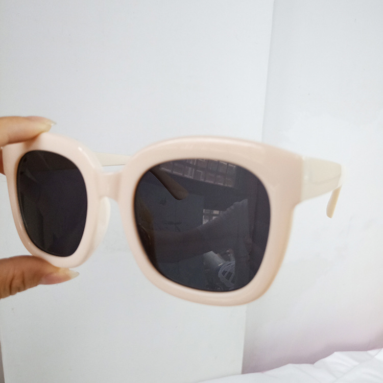 New Fashion Korean Square Frame Retro Big Frame Thin Sunglasses display picture 8