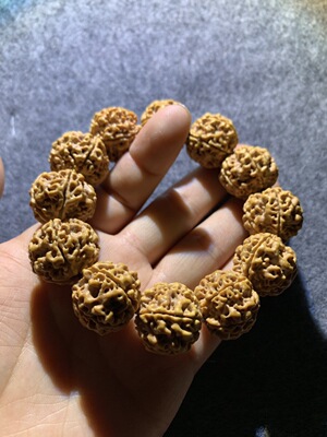 尼泊尔 金刚菩提手串四五六 瓣 双龙蜂窝 姜黄皮金刚手串菩提手串