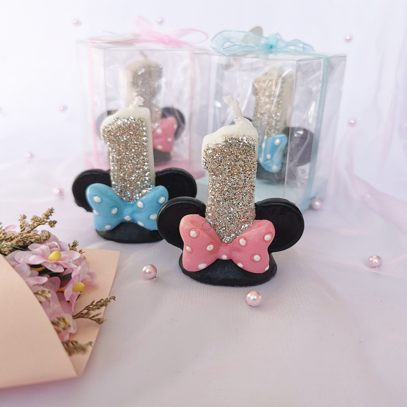 Children's cartoon cute three dimensional candle with bow