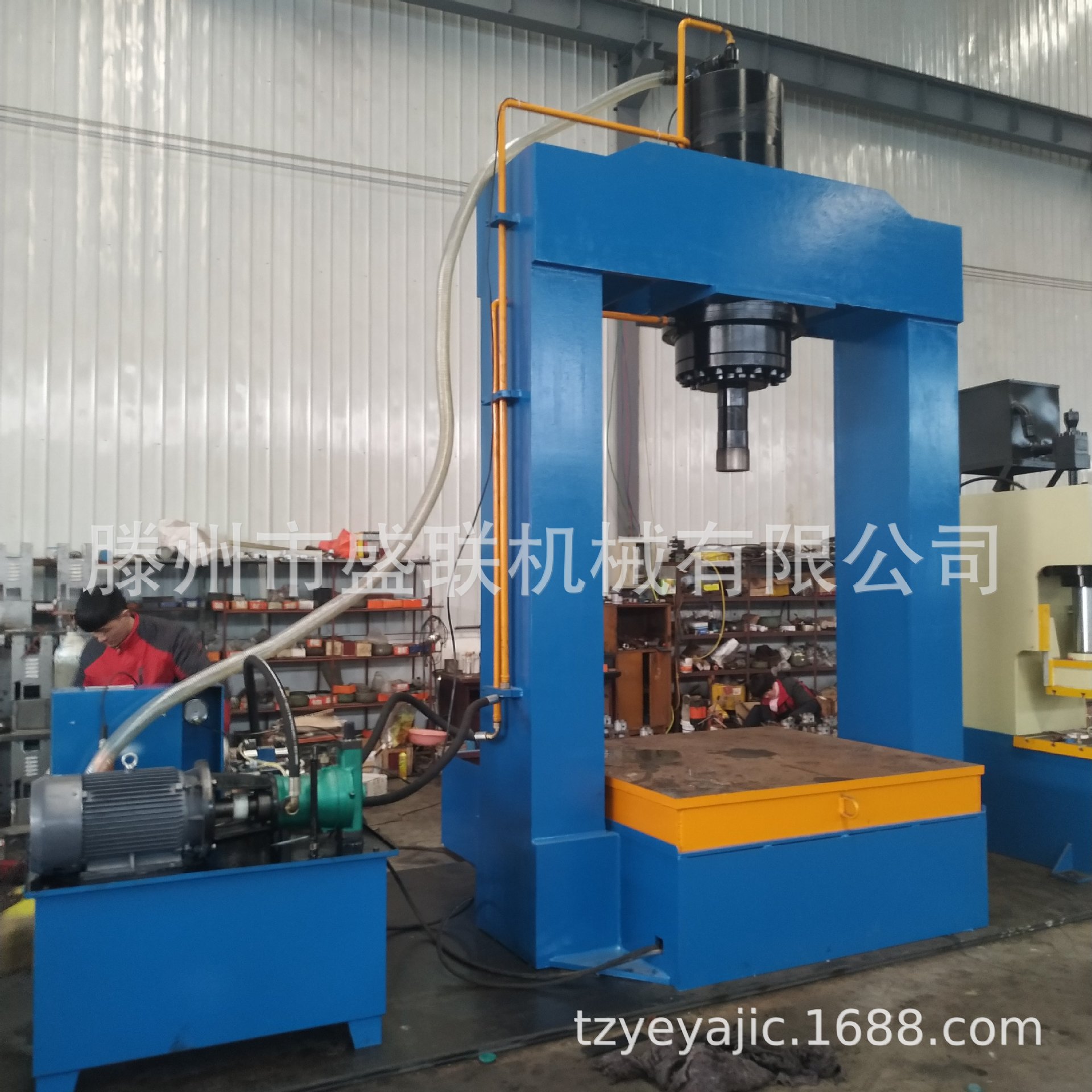 YM315吨废料压碎机 液压破碎机定做 315吨龙门液压机厂家