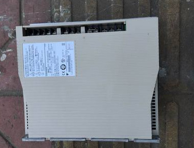 安川伺服器SGDV-330A01A002000 5KW 维修