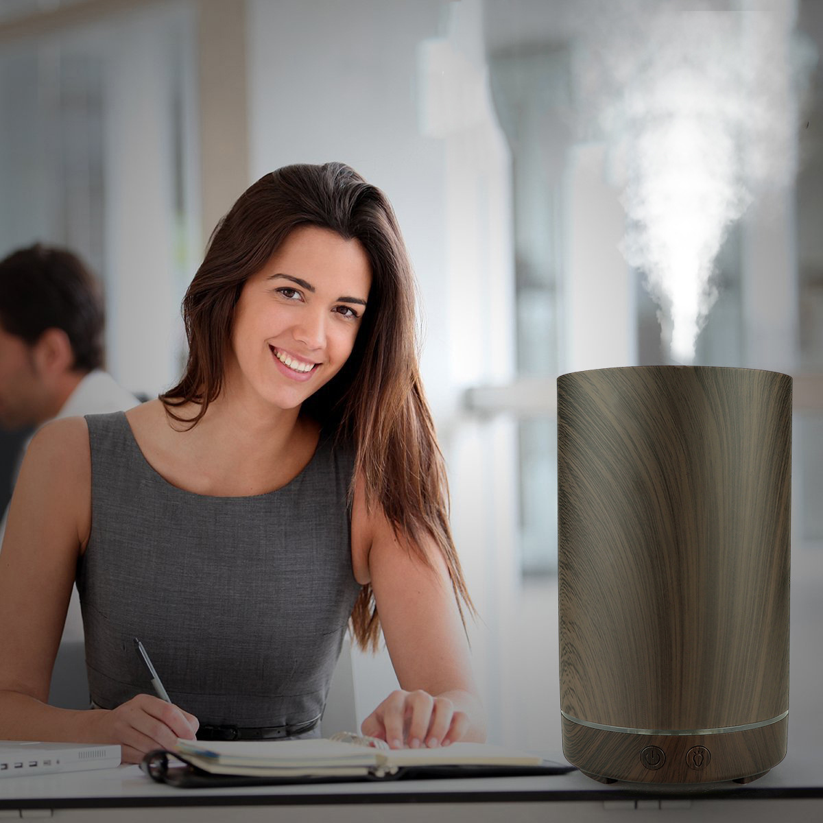 深色木纹圆柱加湿器