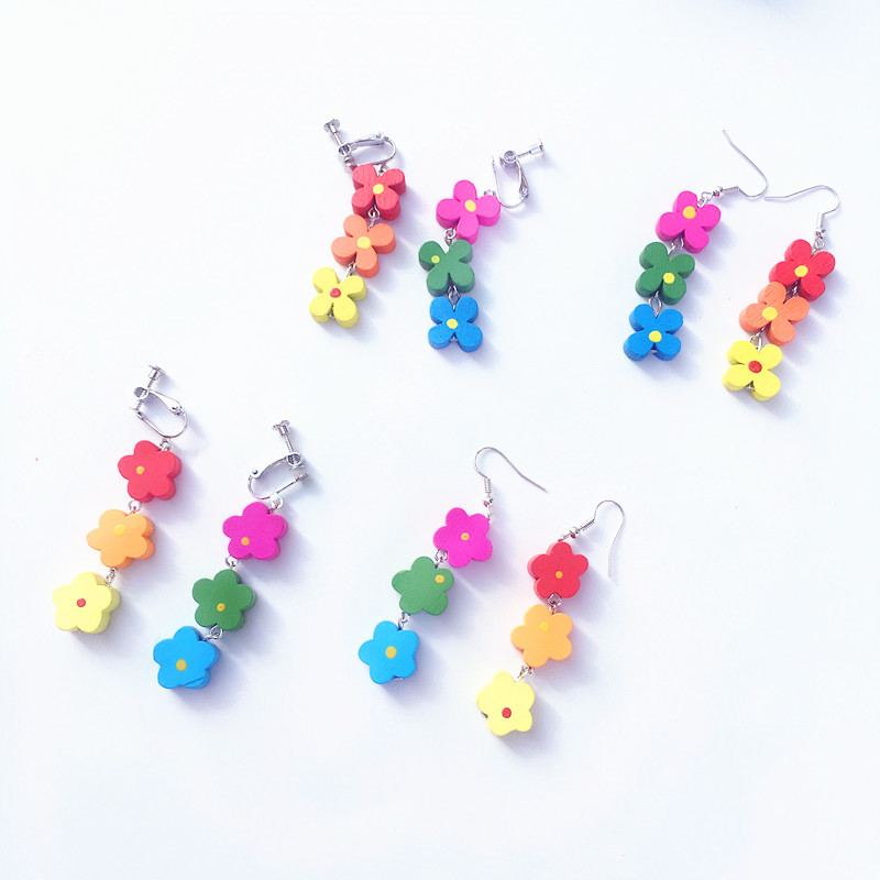 Fashion Contrast Color Flower Creative Contrast Color Earrings Wholesale display picture 2