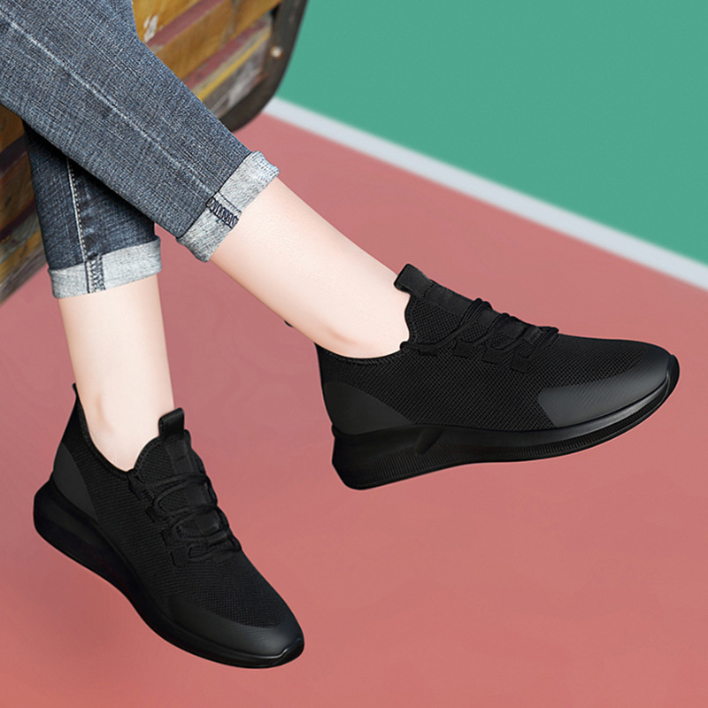 2021年春季韩版黑色运动鞋女士透气跑步鞋百搭休闲鞋旅游鞋