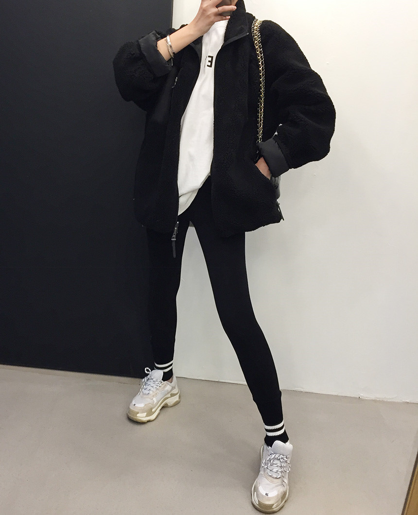 Women's Lamb Wool Coat With Pocket Detail And Stand Collar_voghion.com