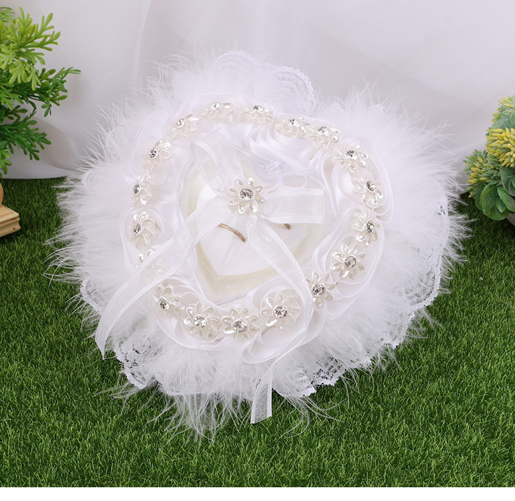 Wedding products, wedding products, wedding products, wedding products, wedding products, direct supply from wedding product manufacturers, new white wedding ring pillows, heart-shaped lace trim rings for brides and grooms, wedding supplies detail image 6
