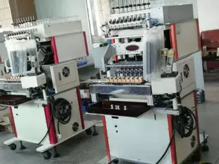 洗衣机气泵水阀线圈自动绕线机    水泵电机线圈全自动包胶绕线机
