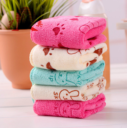 Manufacturer wholesale microfiber square towel cartoon water-absorbent printing 25*25 children's face towel kindergarten small towel