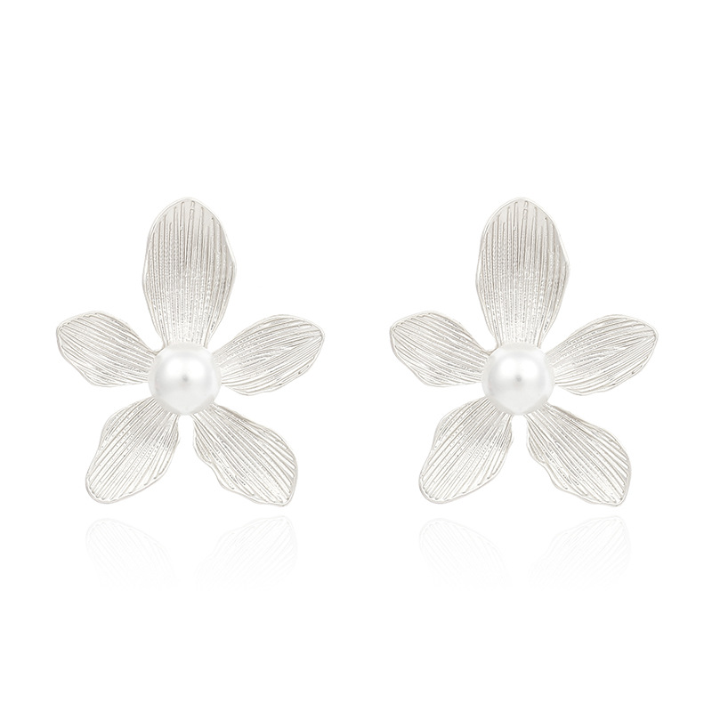 20g Weight Earrings Classification Wedding, Travel Occasion Women'S Gender Gold, Silver Color Fashion Flower Pearl Alloy Earrings 2