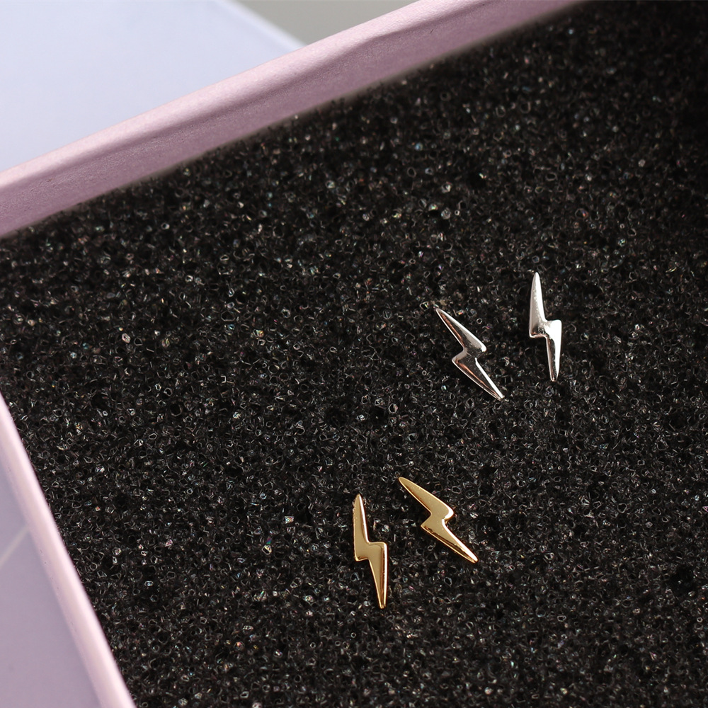 Simple Style Lightning Plating No Inlaid Earrings Ear Studs display picture 5