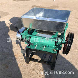 东北玉米制糁机厂家 玉米绿豆高粱破碎机 花生去皮粉碎机图片