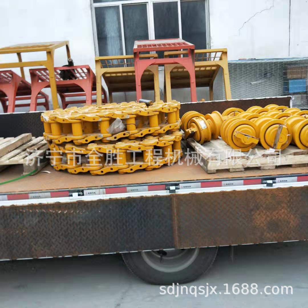 D6R D6M D6H推土机链条 履带板 驱动齿 支重轮履带总成 齿尖