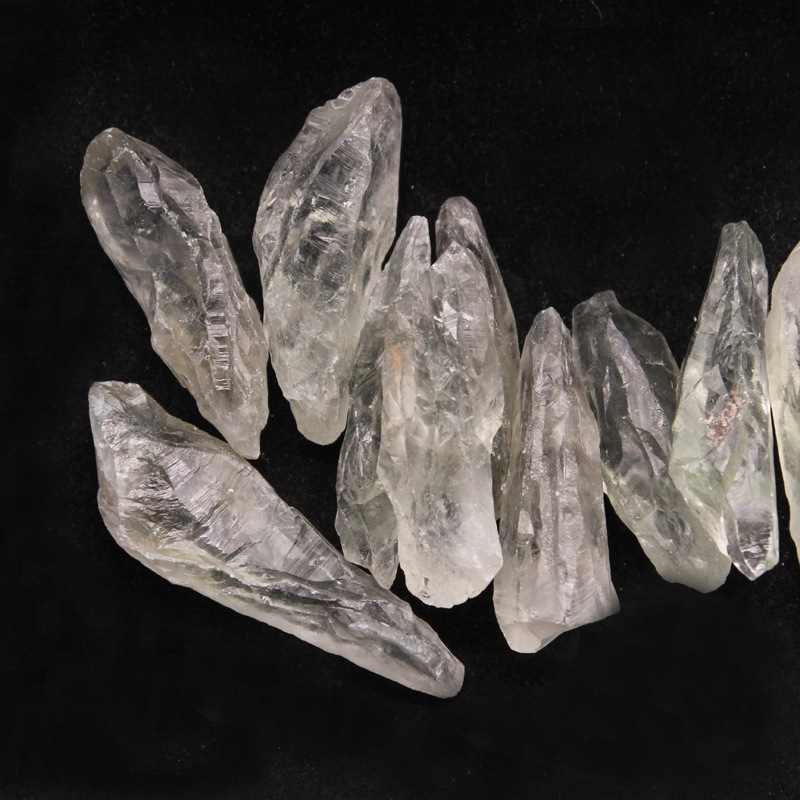 Natural green crystal rough stone ornaments healing stone ore