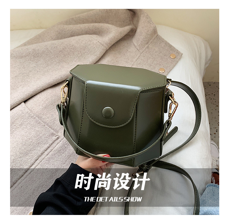 Retro Texture New Fashion Messenger Bucket Bag display picture 19