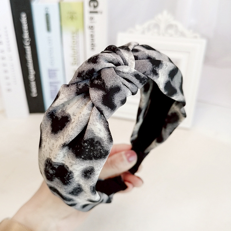 New Leopard Print Knotted Wide-brimmed Headband display picture 4