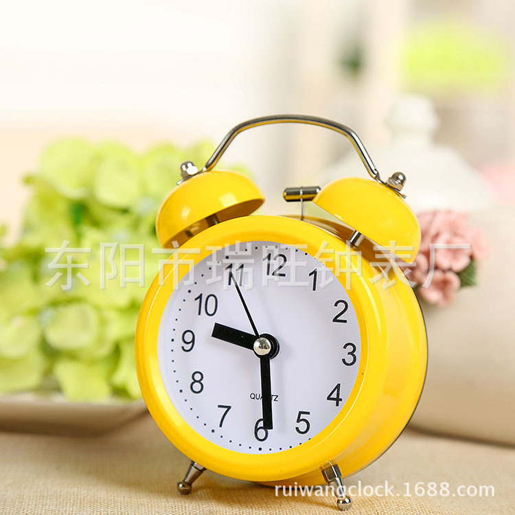 Directo de fábrica mudo de noche simple estudiante creativo reloj de metal multifuncional niños noche luz pequeño reloj despertador