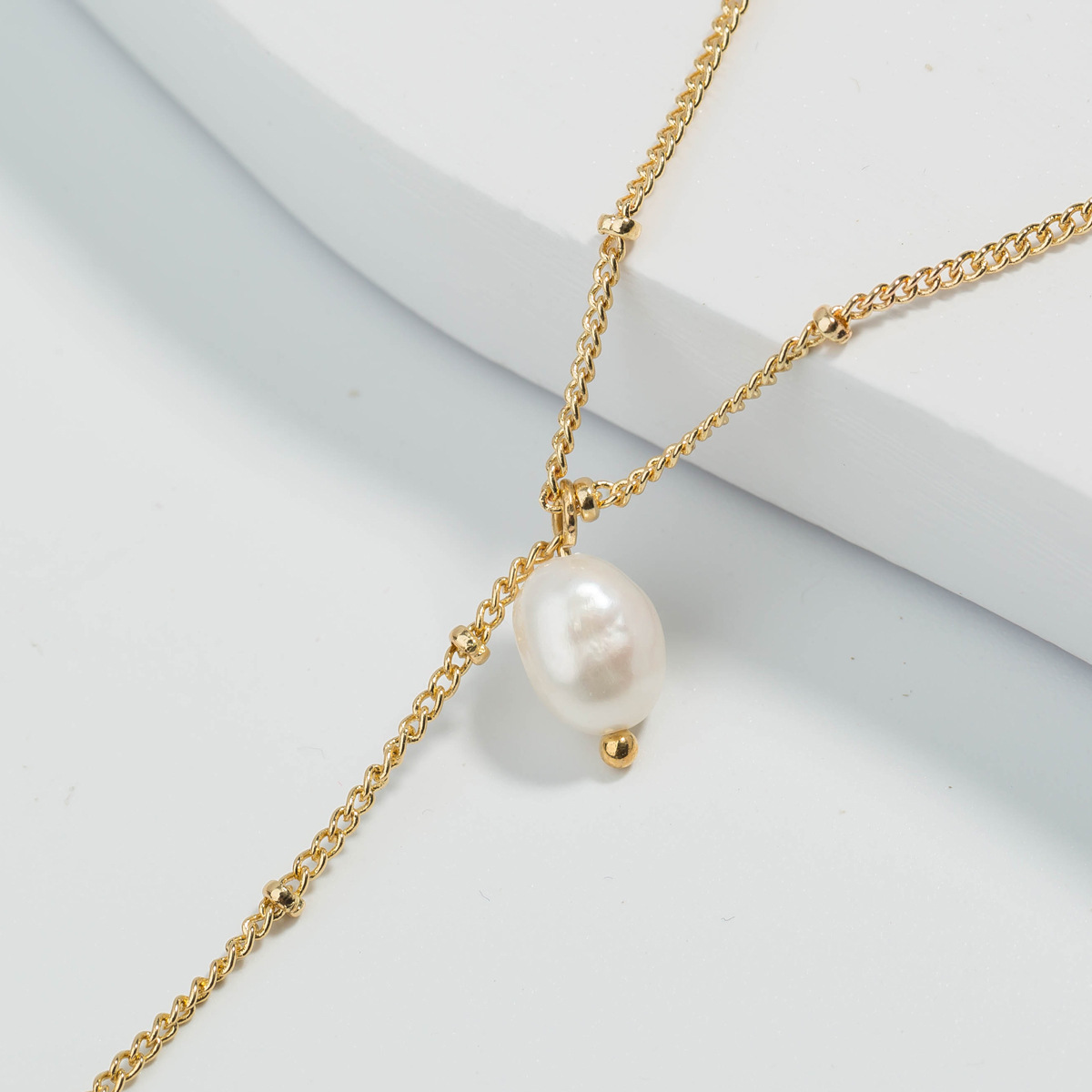 Collier Simple Avec Pendentif Carte Du Monde En Perles D&#39;eau Douce Multicouches display picture 1