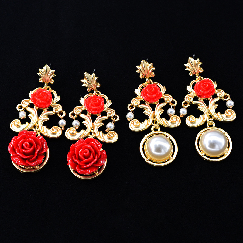 Vintage Pendant Baroque Long Court Pearl Flower Earrings Wholesale display picture 9