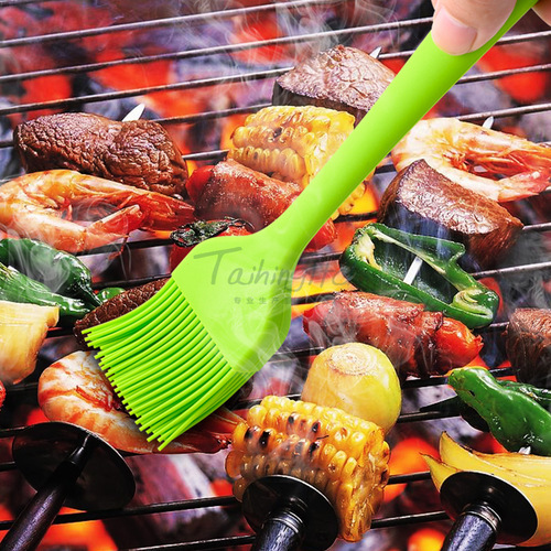 Thickened all-in-one large silicone oil brush 26cm barbecue brush oil brush silicone sweeper multi-color optional