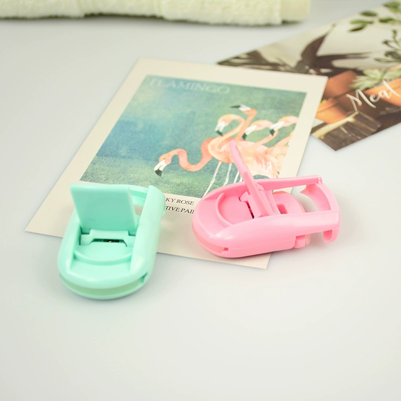 Portable Plastic Eyelash Curler, Compact Foldable Design, Soft Pad — Travel Size