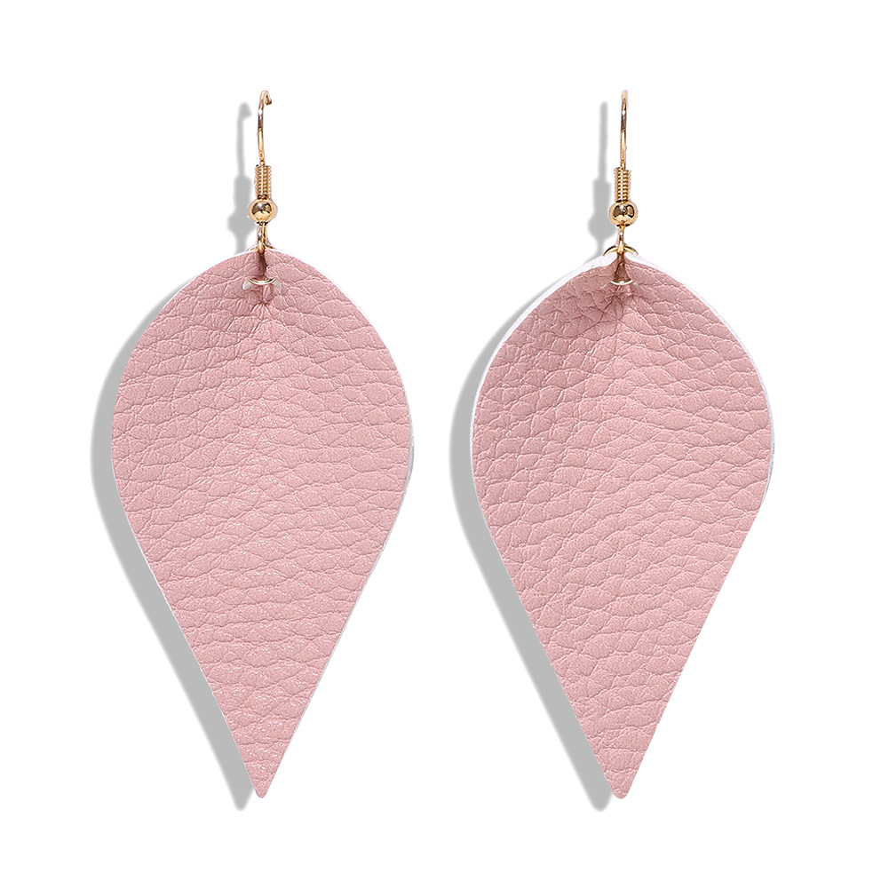 2019 Croix-frontière Vente Chaude En Cuir Feuille Boucles D'oreilles Unique Ornement Accessoires Européen Et Américain Nouveau Boucles D'oreilles Pendentif En Stock En Gros display picture 13