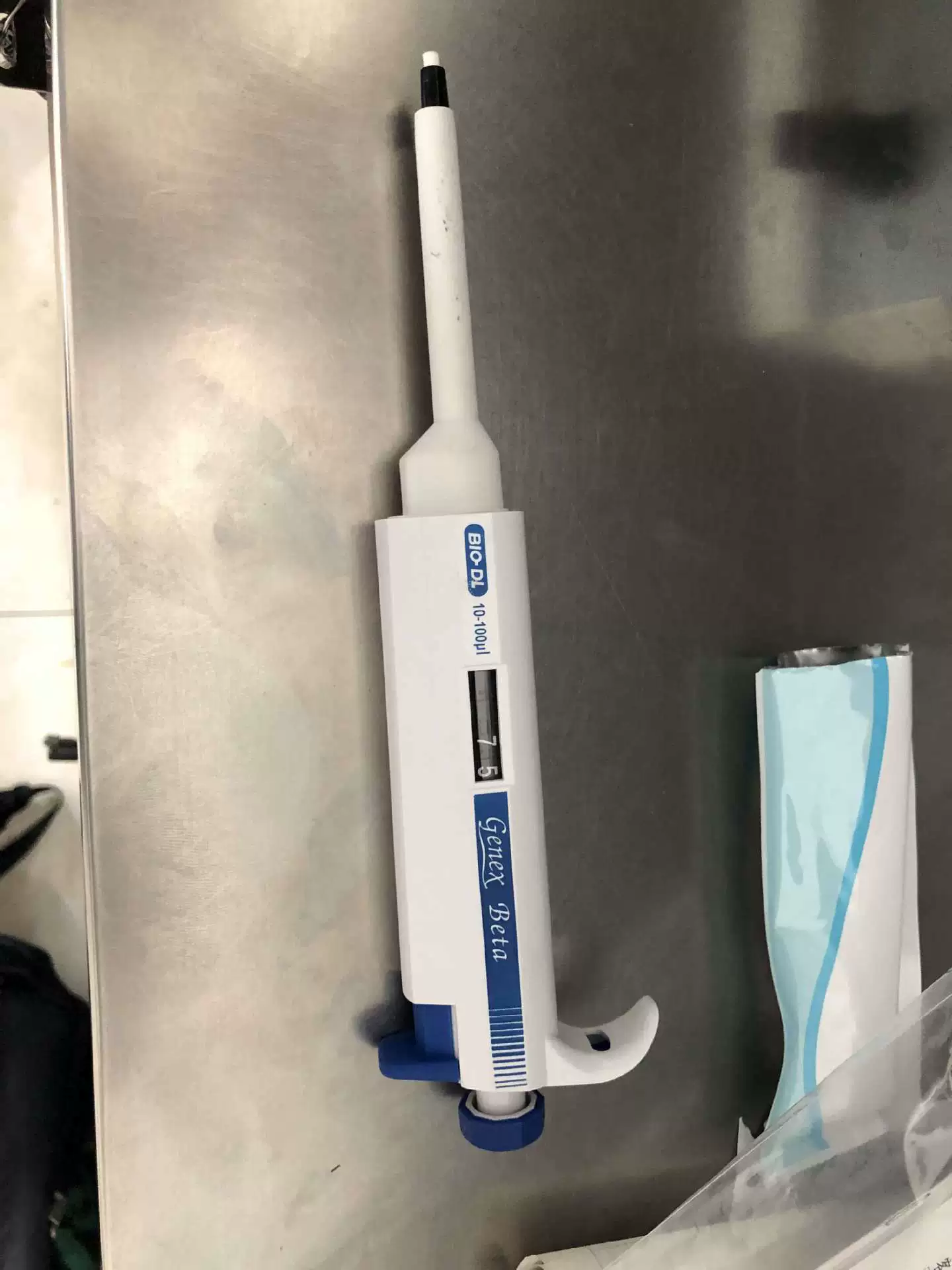 Поставка в Финляндию Регулируемая пипетка Baite