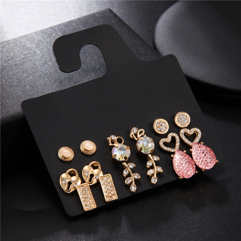 Korean Temperament Fresh Pink Gypsophila Diamonds Love Leaves Lock Geometric Earrings  Wholesale Nihaojewelry display picture 7
