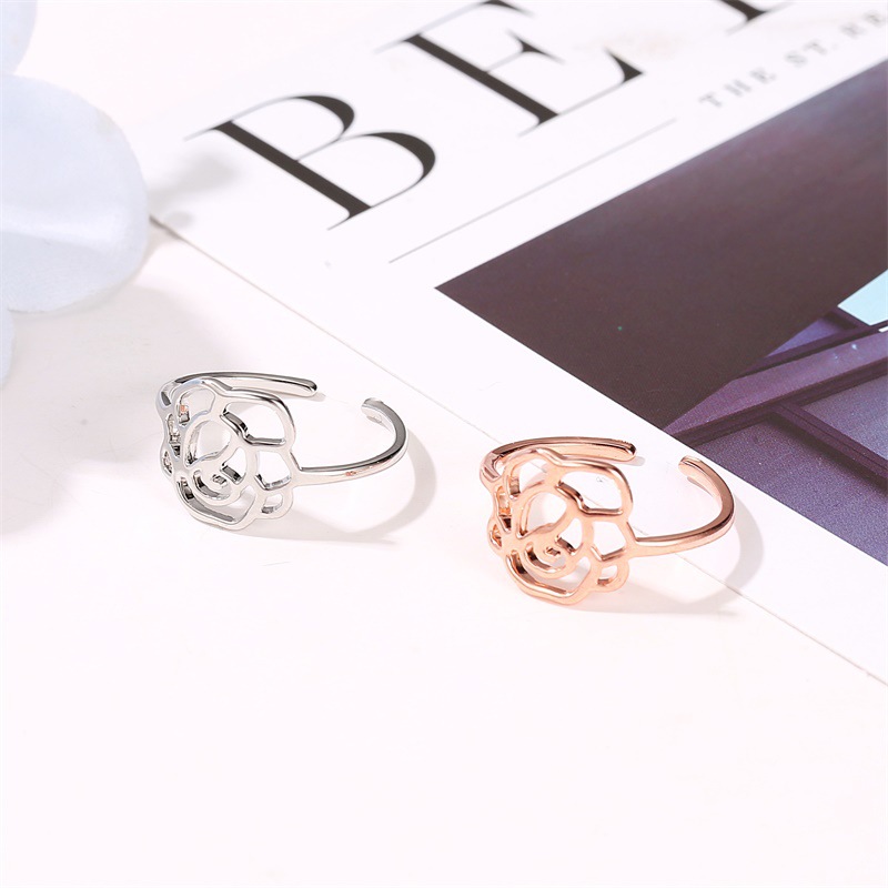 Elegant Design of Rose Flower Ring