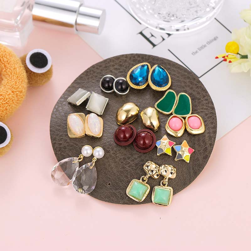 New Cat Eye Resin Earrings Set Crystal Earrings Colorful Small Star Earrings Nihaojewelry Wholesale display picture 3