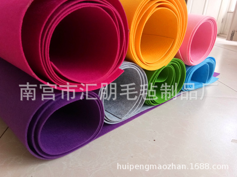 彩色针刺无纺布 彩色涤纶化纤毛毡布 彩色工艺用毛毡不织布