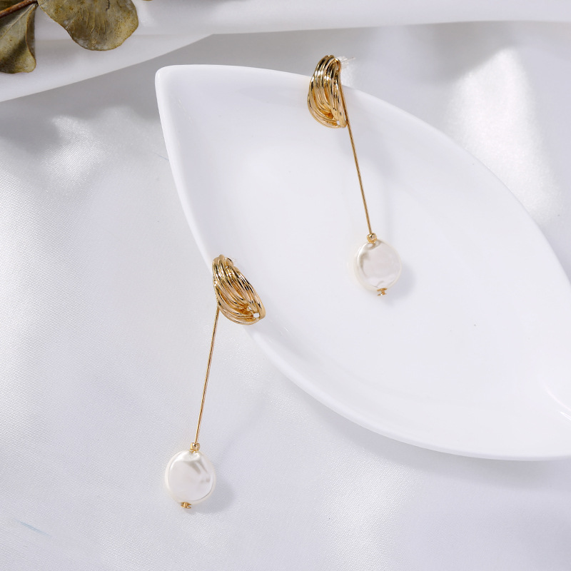 Stud Earrings Personality Geometric Alloy Earrings Long Earrings Pearl display picture 1