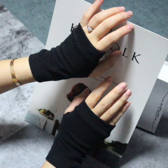 Factory wholesale combed cotton couple gloves fingerless exposed finger knitted half finger gloves short male and female student gloves