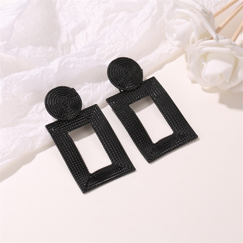 New Hollow Trapezoidal Earrings Temperament Geometric Pendant Earrings Female Square Grain Metal Earrings display picture 3