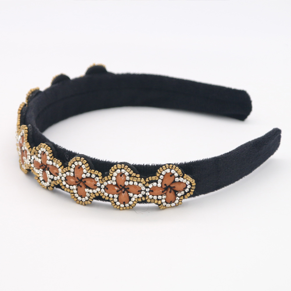 New Fashion Hand-knitted Bead Alloy Rhinestone Headband Catwalk Headband Nihaojewelry Wholesale display picture 3