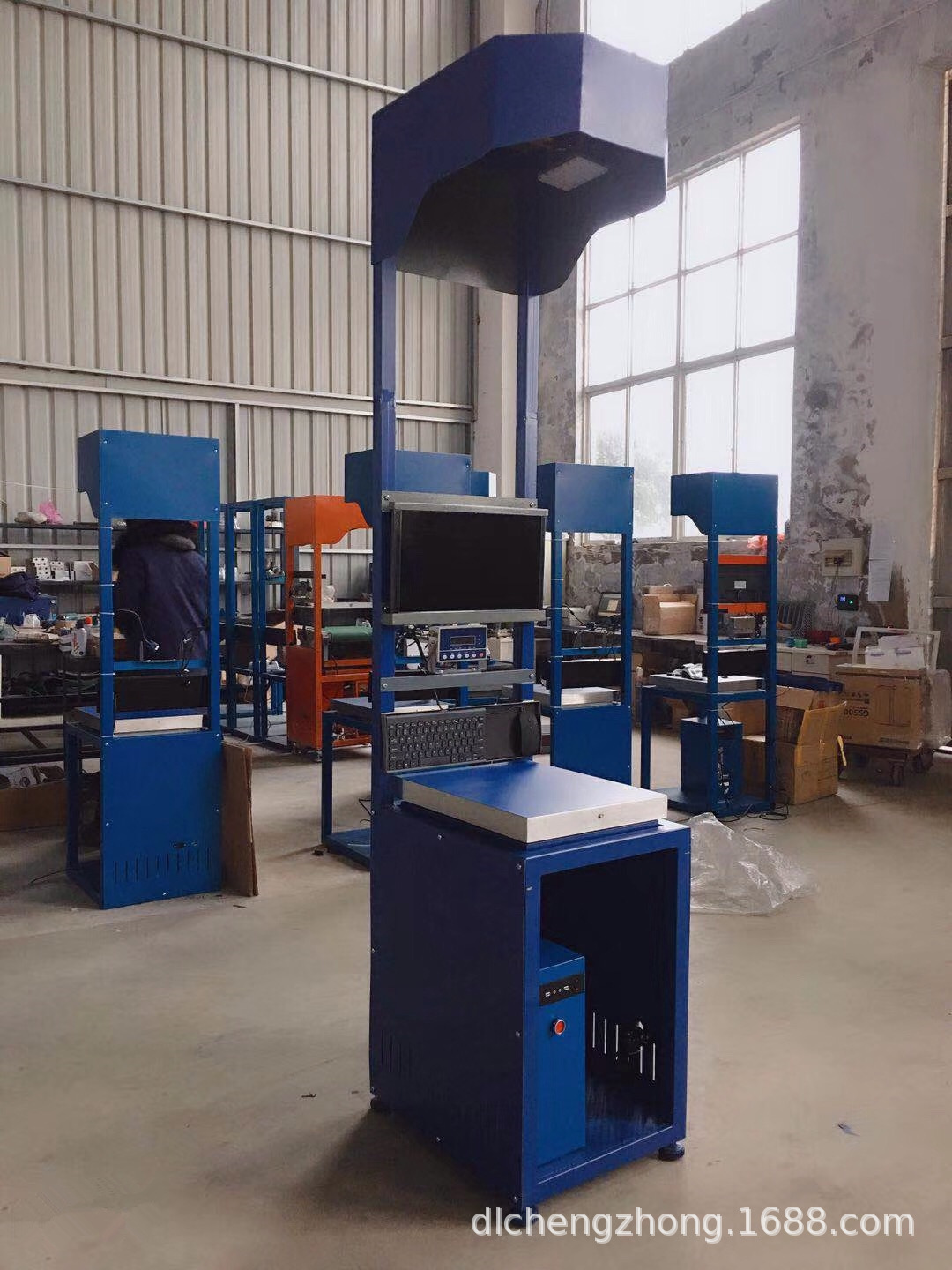 快手称重扫码体积测量一体机 快递包裹自动称重条码扫描测量体积