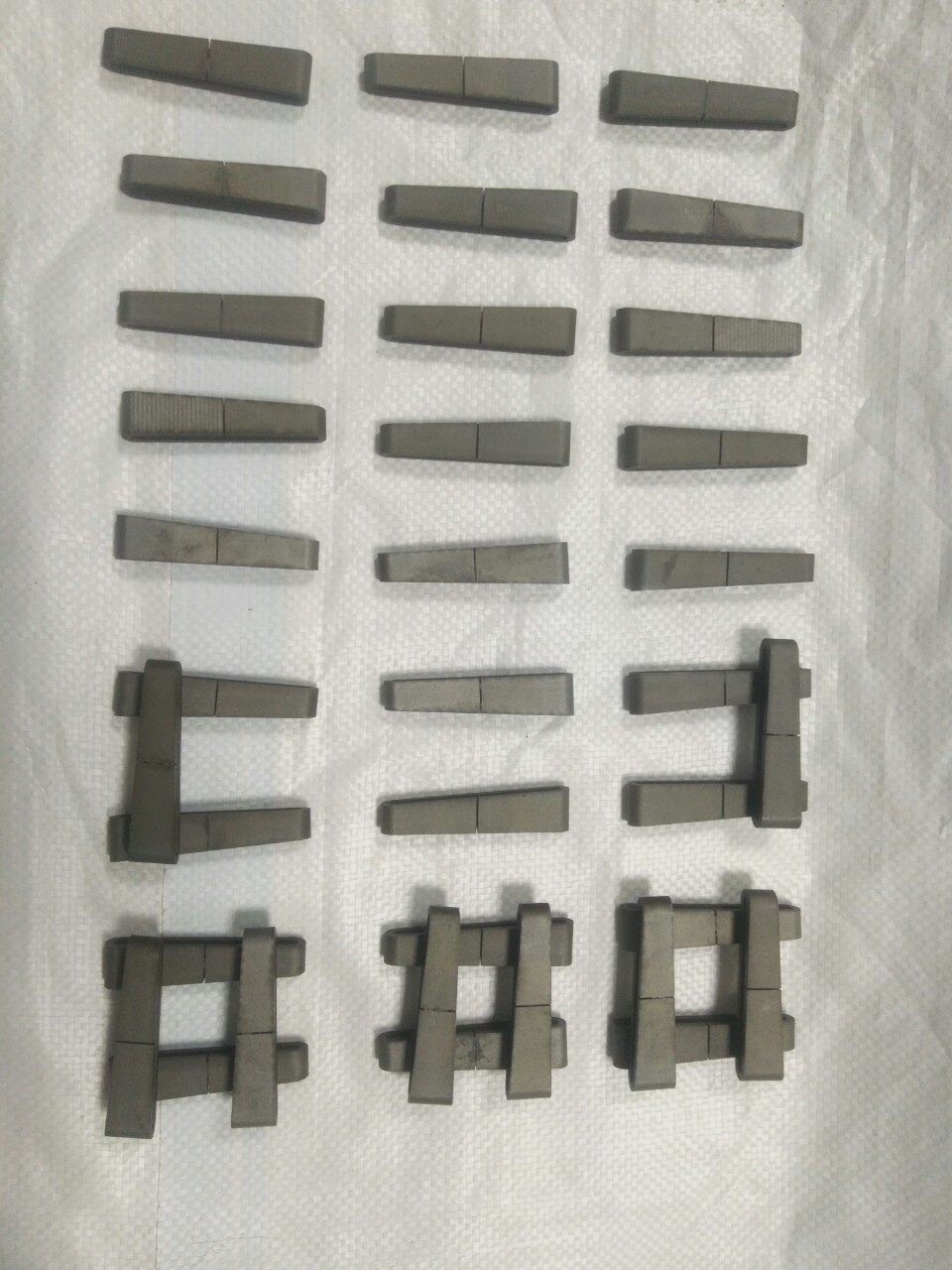 厂家定做加重铁电子电器玩具蓝牙音响化妆品手环配重铁块镀锌铁块