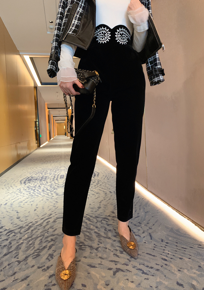 Quần nhung nữ cạp cao họa tiết thêu ống skinny — Màu đen chi tiết 5