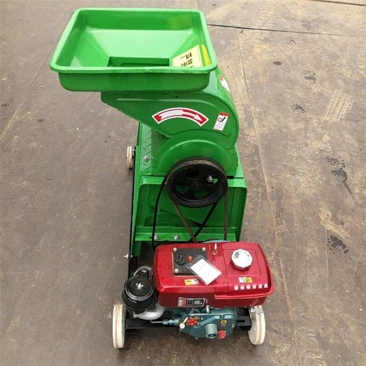 柴油机带动玉米脱粒机四轴款玉米剥粒机苞米打粒机单人即可操作