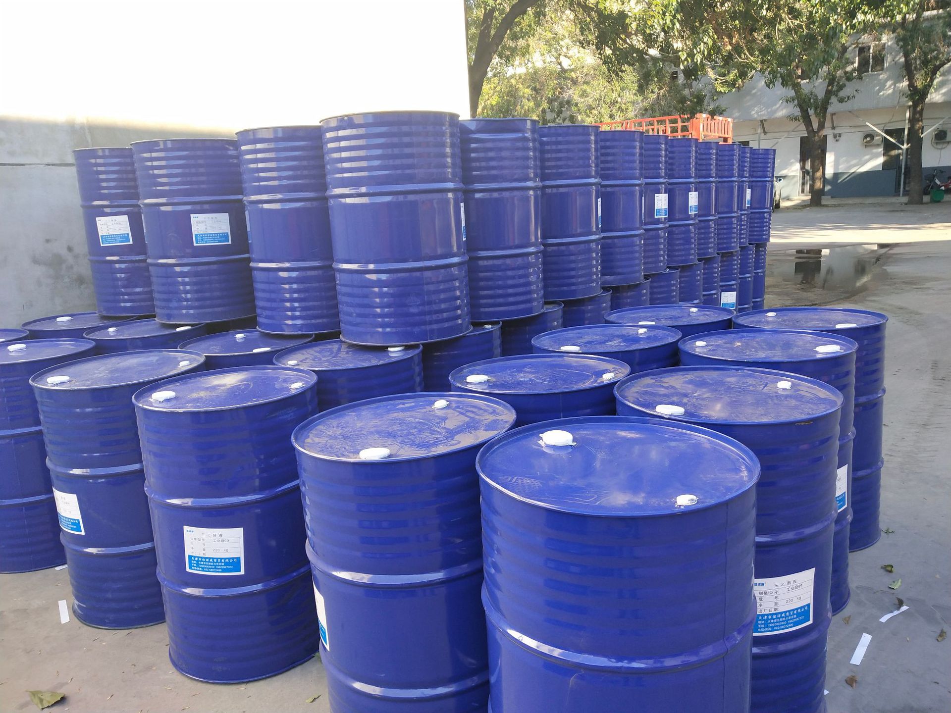 进口三乙醇胺公司工业级聚氨酯喷涂表面活性剂化妆品原料批发价格