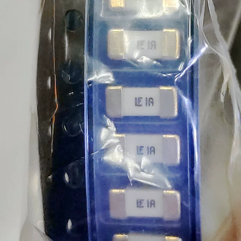 [0451001.MRL SMD-предохранитель 1808 1A 125V квадратный быстрорасплавляемый, золотые контакты LF1A]