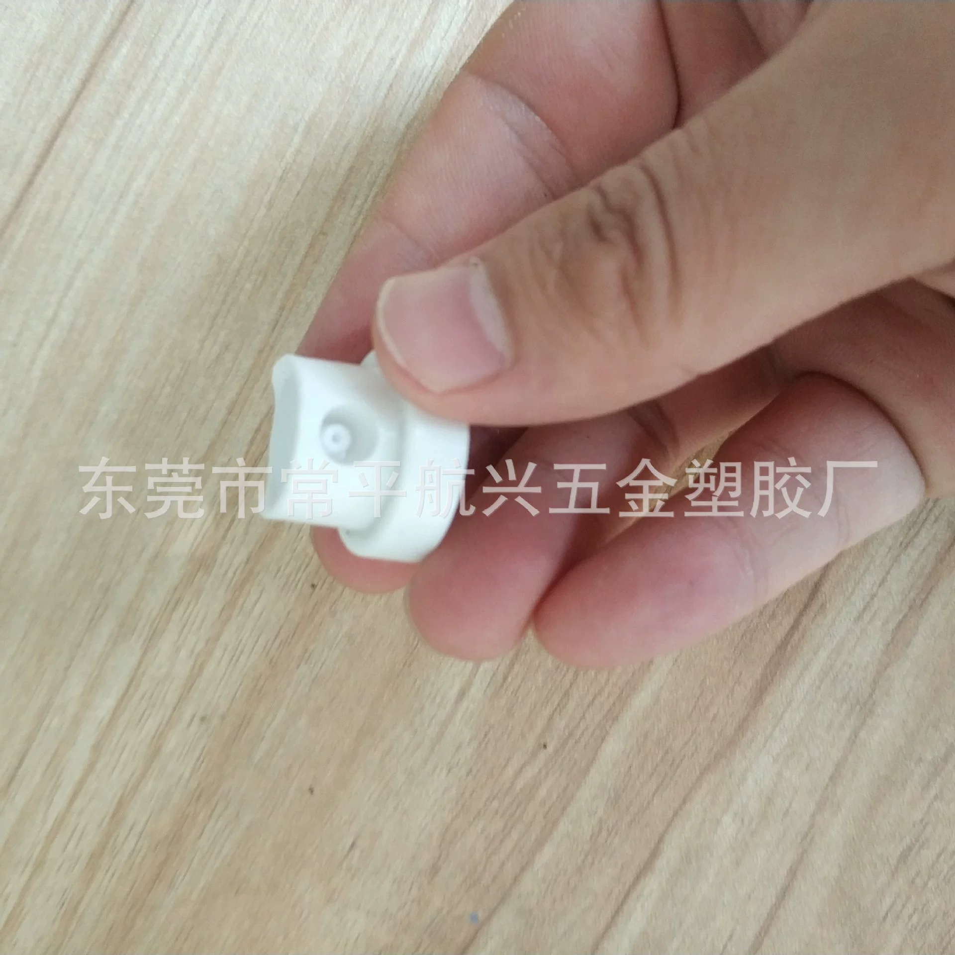 Аэрозольный резервуар для распылительной головки Очиститель трубки самораспыление распылительной головки кнопка распылительной головки Аэрозольный аксессуар для аэрозоля