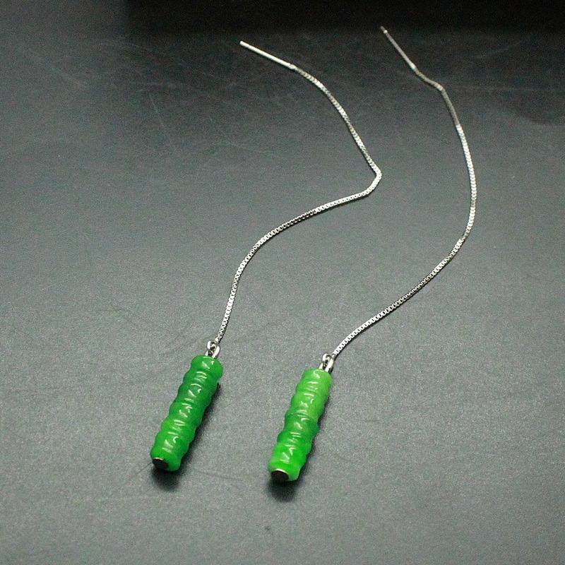 Fashionable emerald elegant earrings jade